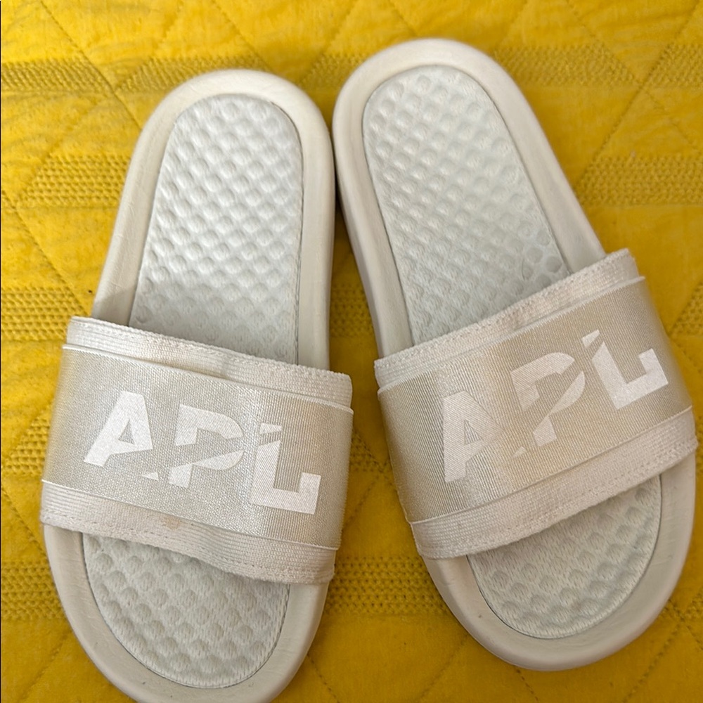 APL Woman’s size 5 Cream Slides